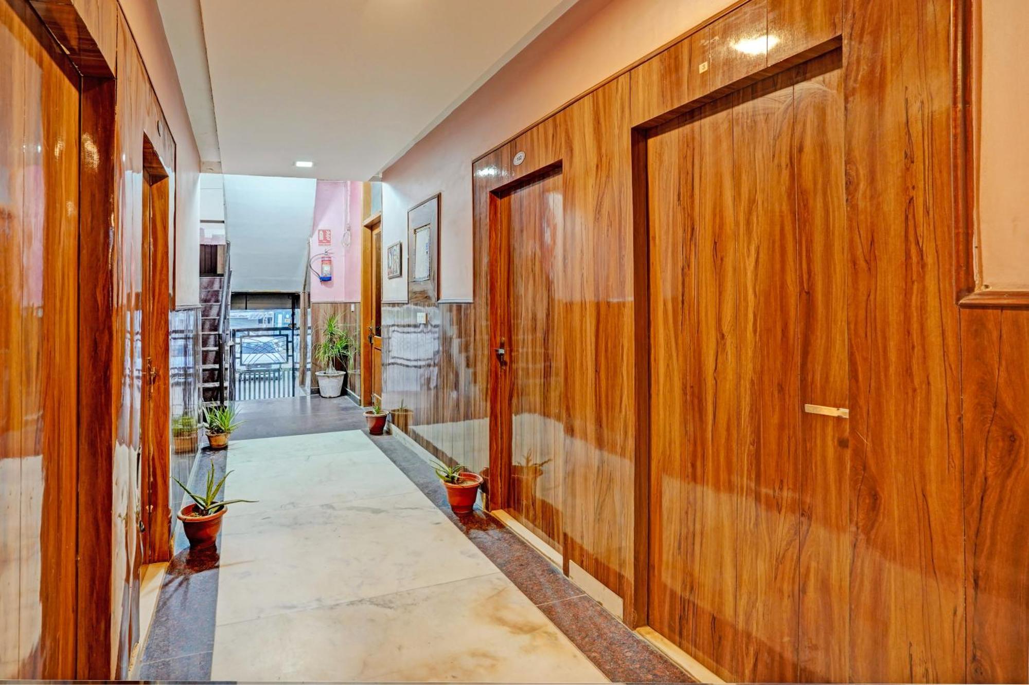 Hotel O Greno House Near Pvr Ansal Plaza Greater Noida Buitenkant foto