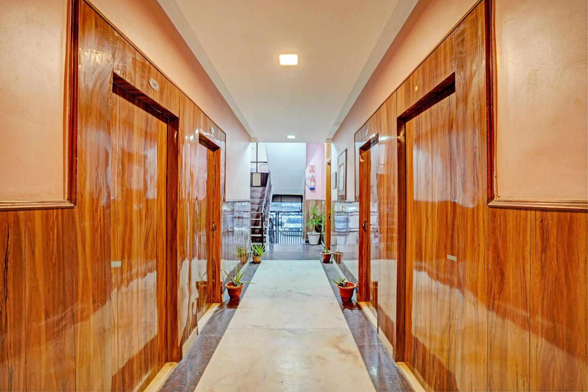 Hotel O Greno House Near Pvr Ansal Plaza Greater Noida Buitenkant foto