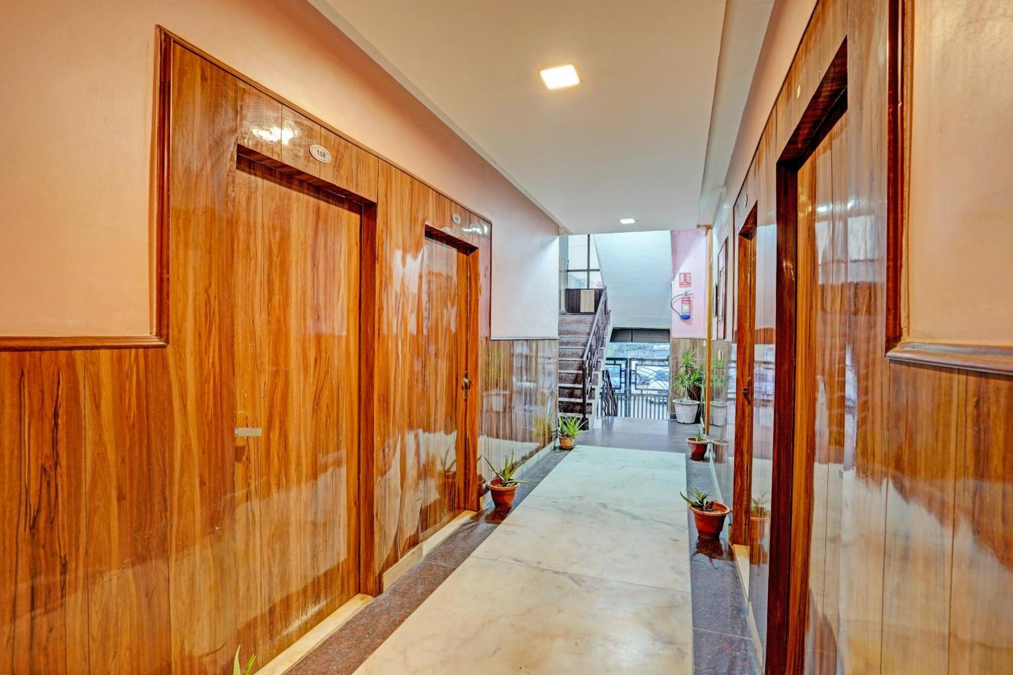 Hotel O Greno House Near Pvr Ansal Plaza Greater Noida Buitenkant foto